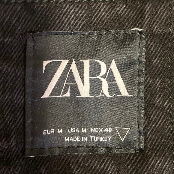 Zara Black Denim Graffiti Illustration Graphic Distressed Jean Jacket Sz M - Picture 6 of 7